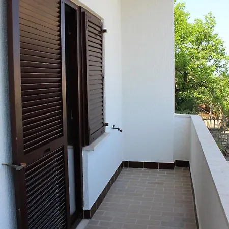 Apartment Laura's Facing The Garden Porec