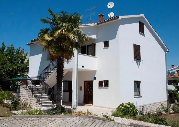 דירה Laura's Facing The Garden פורץ